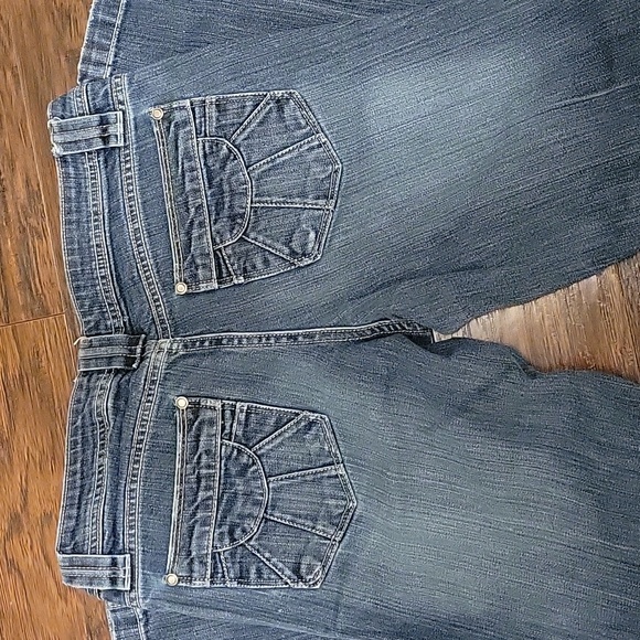 #25 Women's no boundaries jeans - Picture 6 of 8